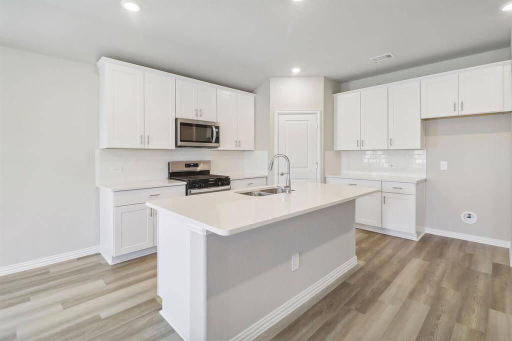 Photo is not of the actual home but is an inspirational photo of builder’s model home and may depict options, furnishings, and/or decorator features that are not included.