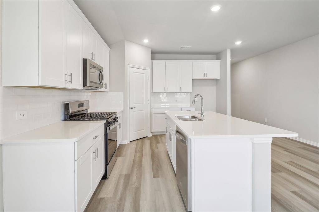 Photo is not of the actual home but is an inspirational photo of builder’s model home and may depict options, furnishings, and/or decorator features that are not included.
