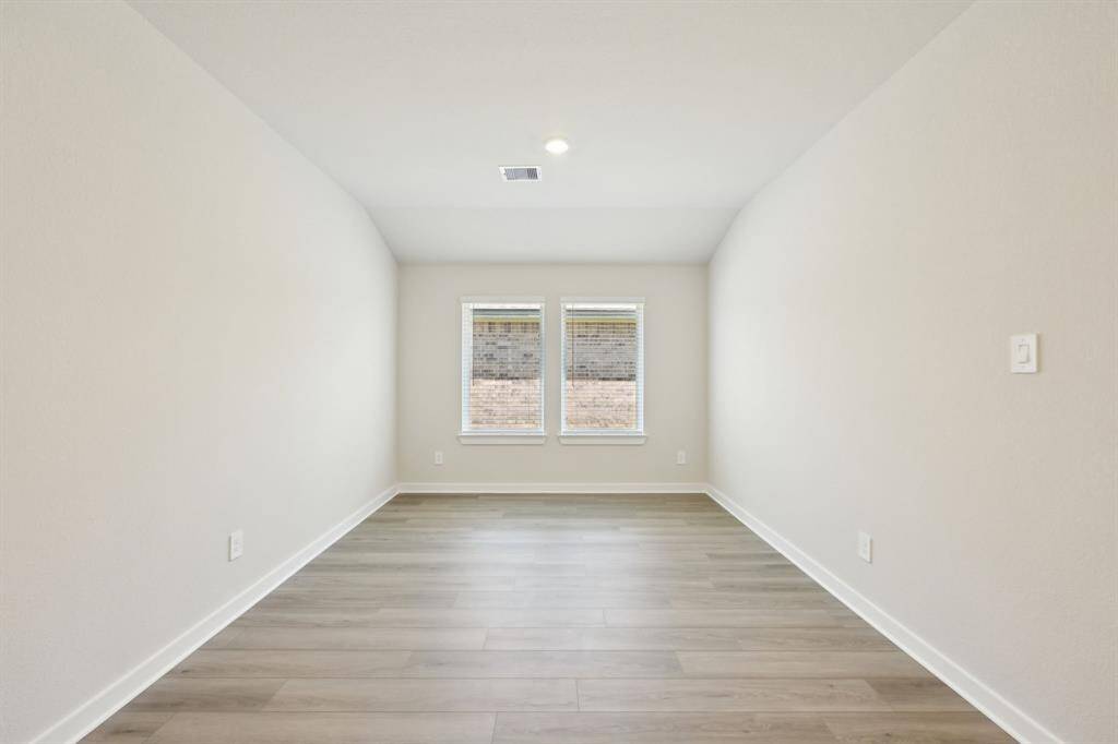 Photo is not of the actual home but is an inspirational photo of builder’s model home and may depict options, furnishings, and/or decorator features that are not included.