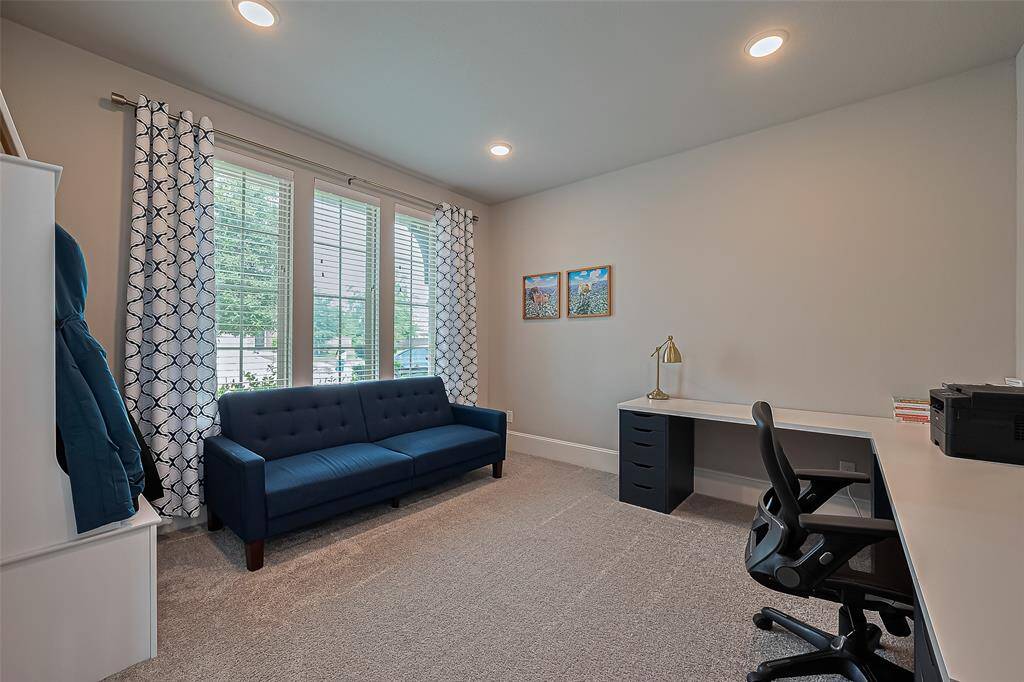 Great office space or study room