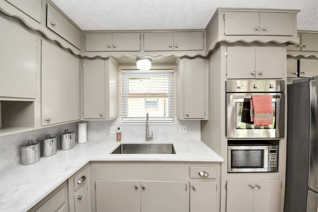 Save on energy bills with state-of-the-art, efficient appliances.