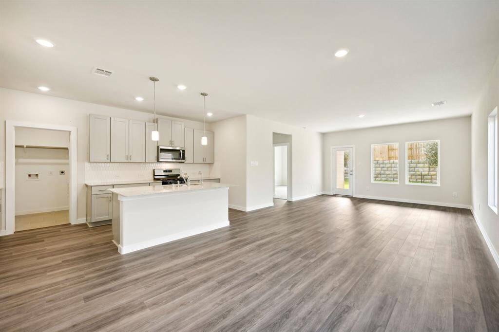 Photo is not of the actual home but is an inspirational photo of builder’s model home and may depict options, furnishings, and/or decorator features that are not included.