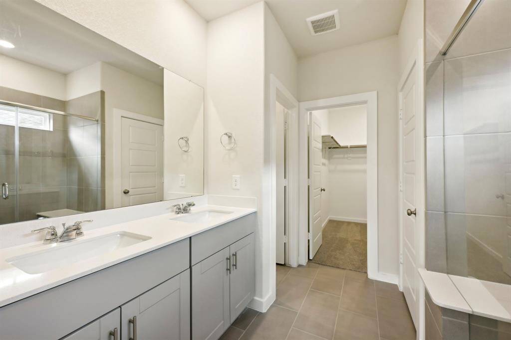 Photo is not of the actual home but is an inspirational photo of builder’s model home and may depict options, furnishings, and/or decorator features that are not included.
