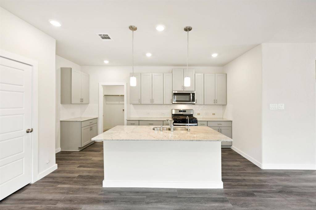 Photo is not of the actual home but is an inspirational photo of builder’s model home and may depict options, furnishings, and/or decorator features that are not included.