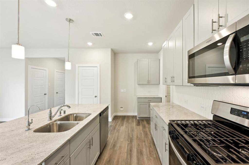 Photo is not of the actual home but is an inspirational photo of builder’s model home and may depict options, furnishings, and/or decorator features that are not included.