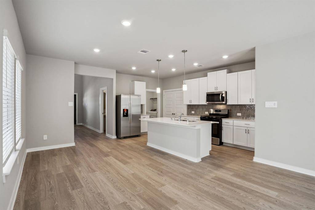 Photo is not of the actual home but is an inspirational photo of builder’s model home and may depict options, furnishings, and/or decorator features that are not included.