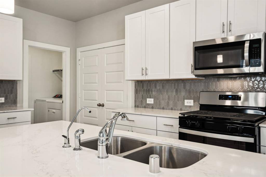 Photo is not of the actual home but is an inspirational photo of builder’s model home and may depict options, furnishings, and/or decorator features that are not included.