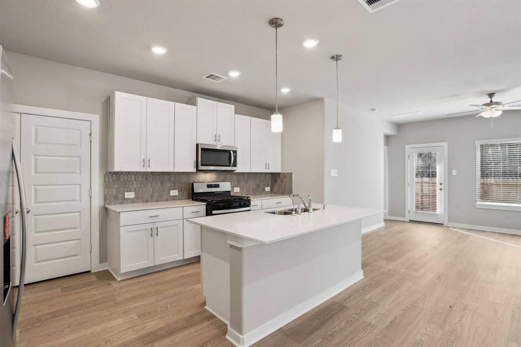 Photo is not of the actual home but is an inspirational photo of builder’s model home and may depict options, furnishings, and/or decorator features that are not included.