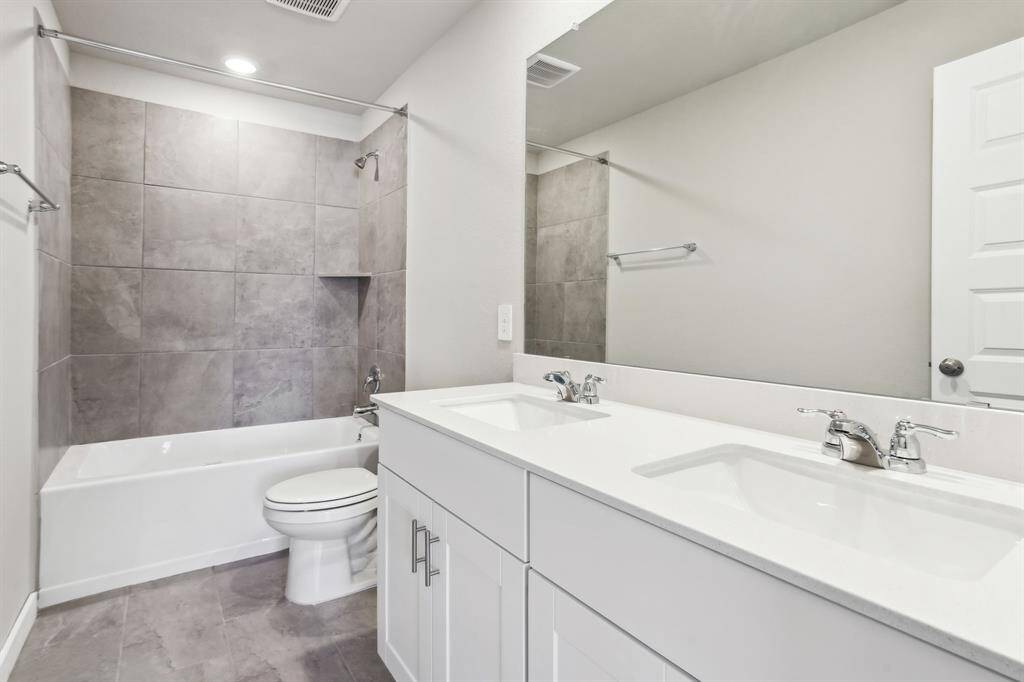 Photo is not of the actual home but is an inspirational photo of builder’s model home and may depict options, furnishings, and/or decorator features that are not included.