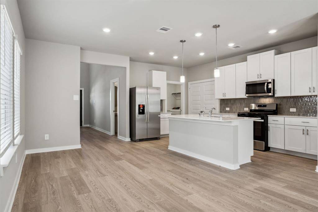 Photo is not of the actual home but is an inspirational photo of builder’s model home and may depict options, furnishings, and/or decorator features that are not included.
