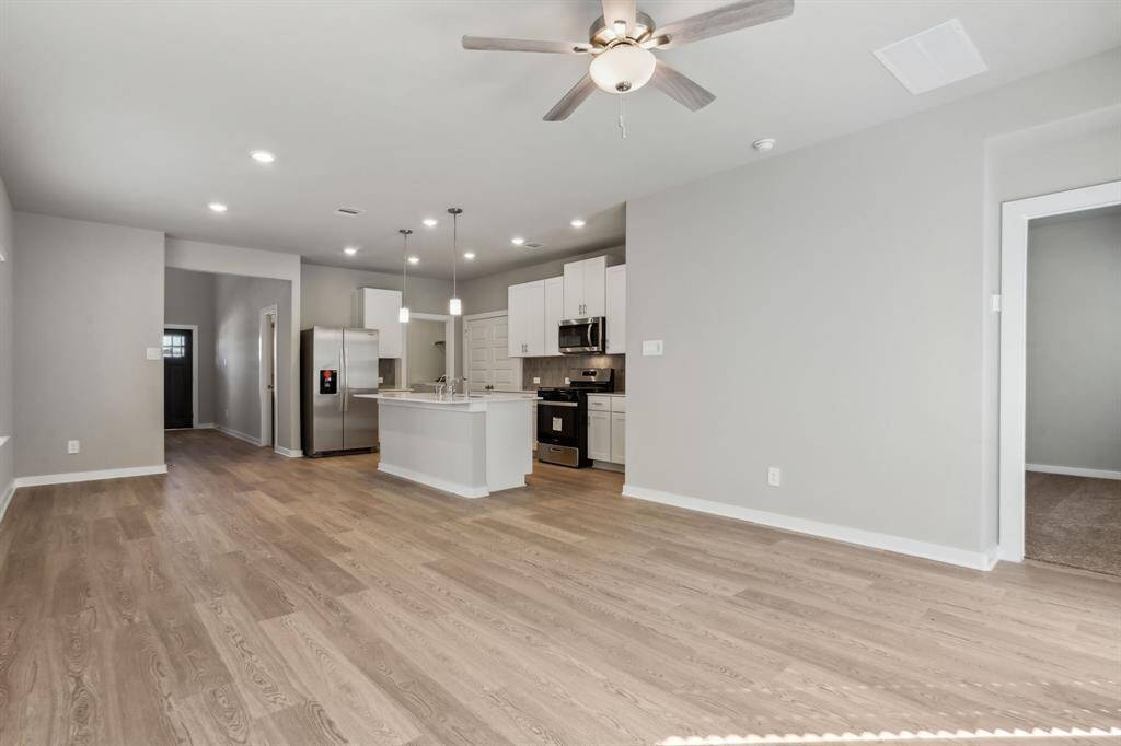 Photo is not of the actual home but is an inspirational photo of builder’s model home and may depict options, furnishings, and/or decorator features that are not included.