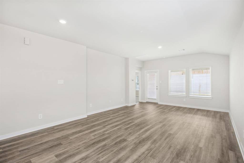 Photo is not of the actual home but is an inspirational photo of builder’s model home and may depict options, furnishings, and/or decorator features that are not included.
