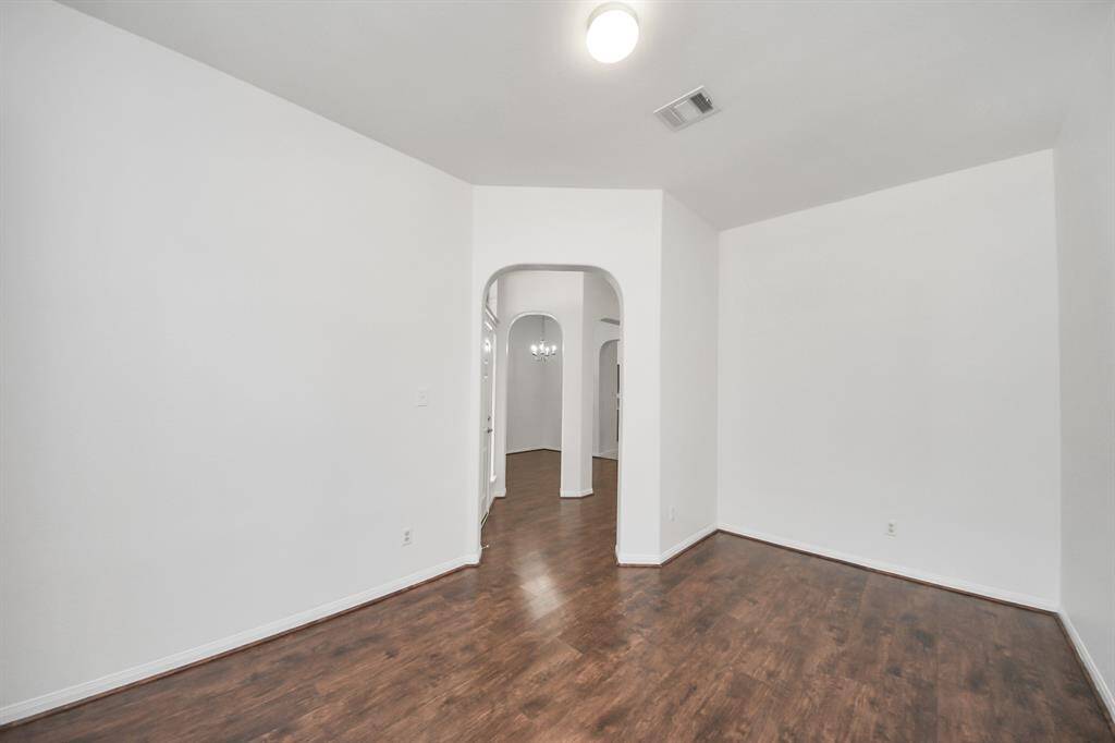 Flexible bonus space with endless potential—ideal for a study, playroom, or second living area.
