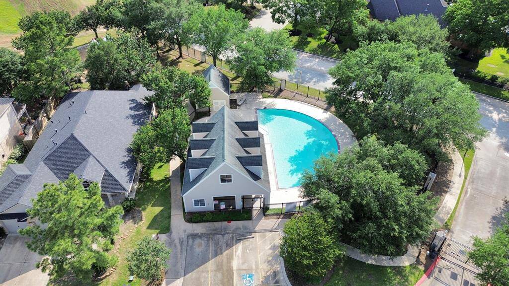 Take advantage of neighborhood amenities including a sparkling pool and charming clubhouse just minutes from your front door.