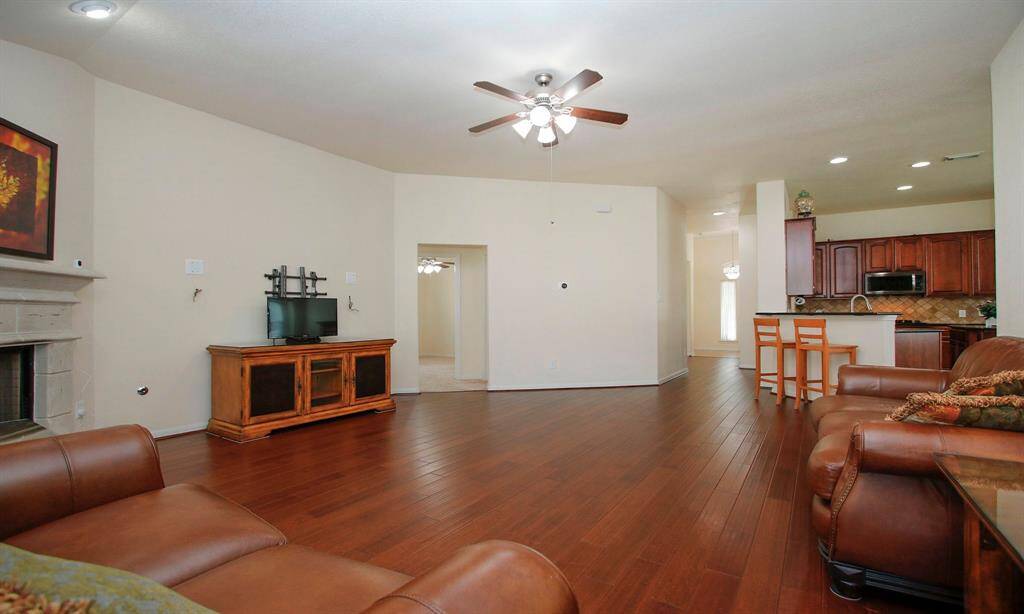 Doorway to two secondary bedrooms offering a split floor plan