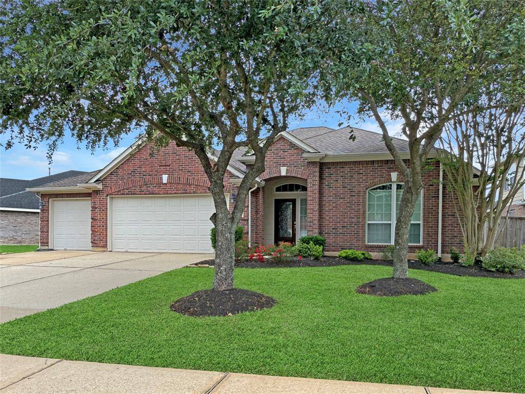Gleannloch Farms 1-story gem with a 3 car garage