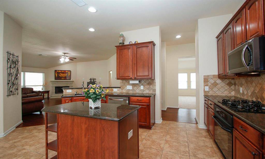 Great recessed lighting keeps it easy for meal prep
