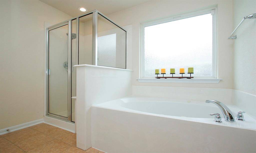 Seperate tub and shower with newer shower head