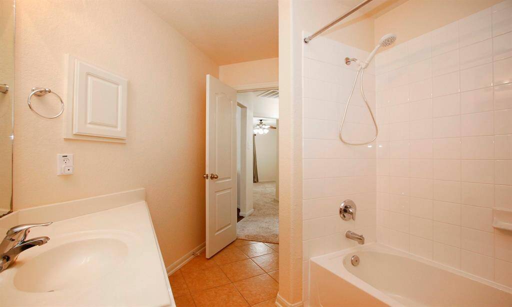 Shower/tub combo