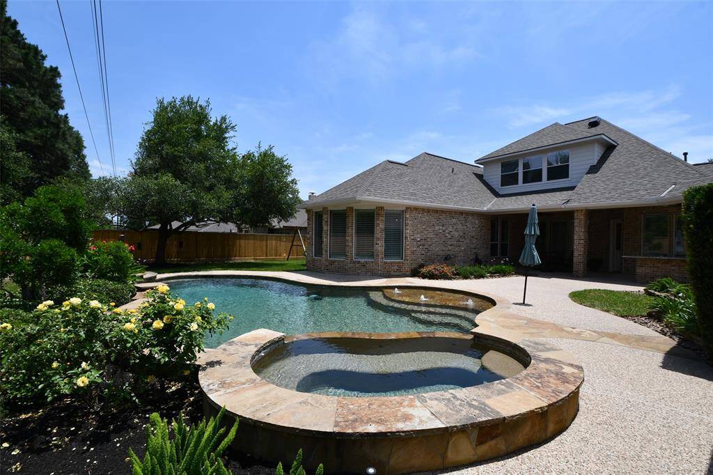 Hot tub and pool with heater and cooler