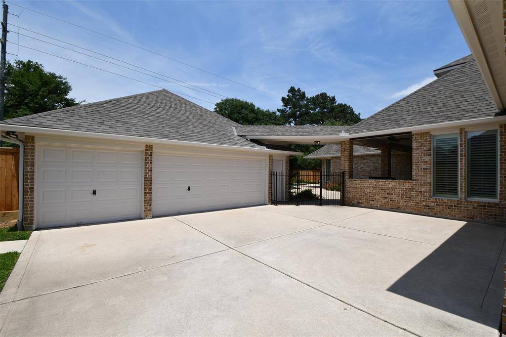3 car garage