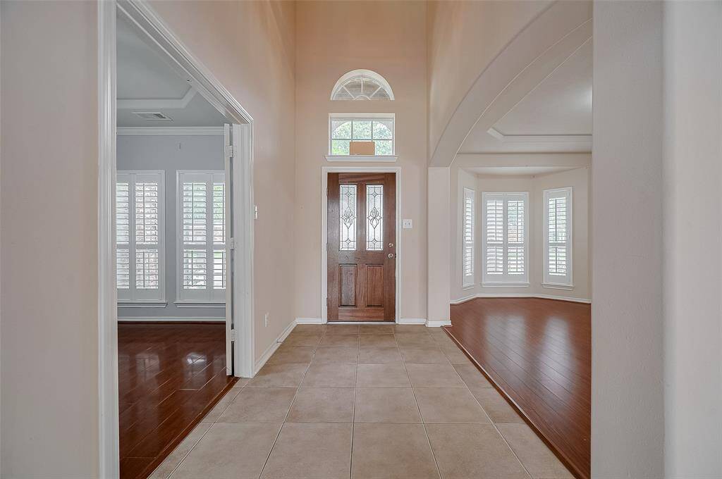 Front Entry Way!