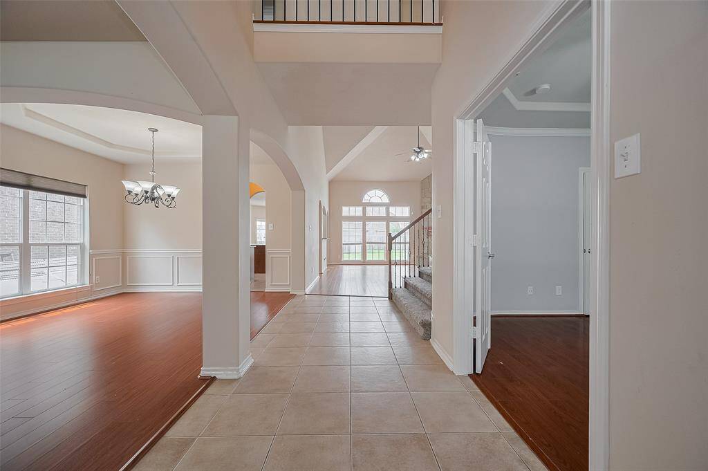 Front Entry Way!