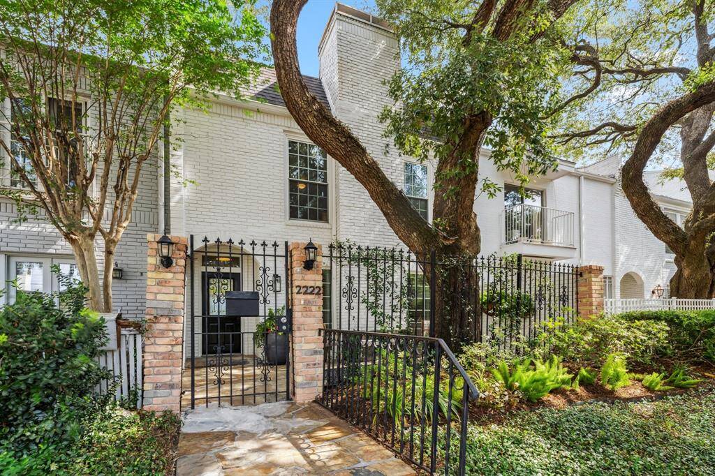 Home has no HOA!