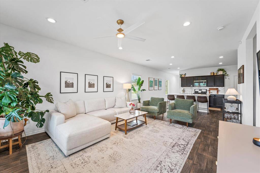 What a perfect space for entertaining.