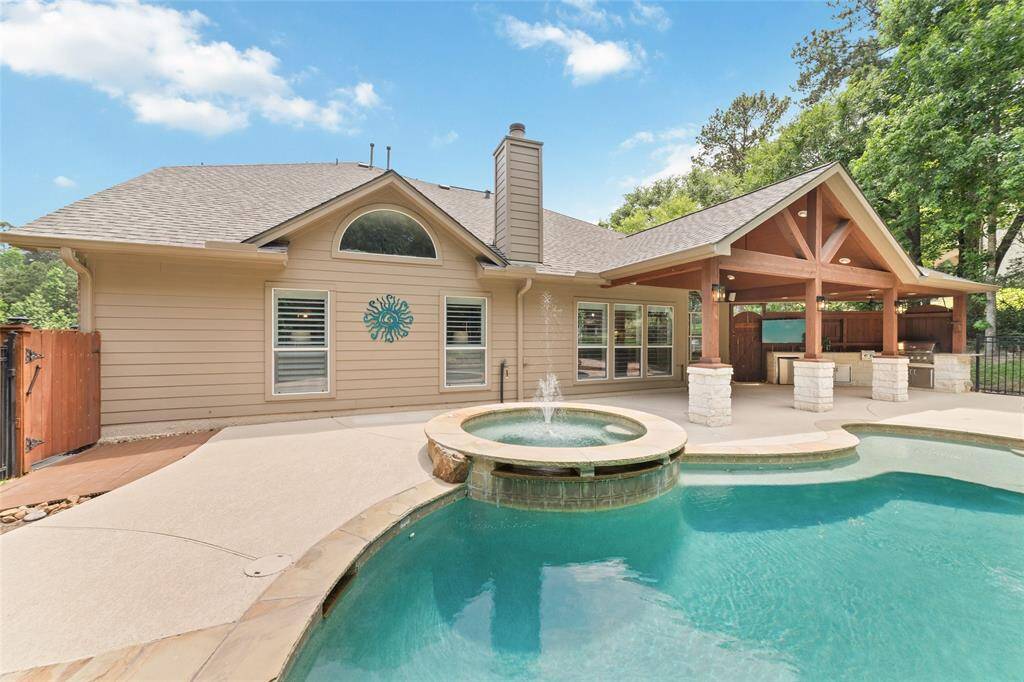 The pool and hot tub are both heated, making them perfect for year-round enjoyment.