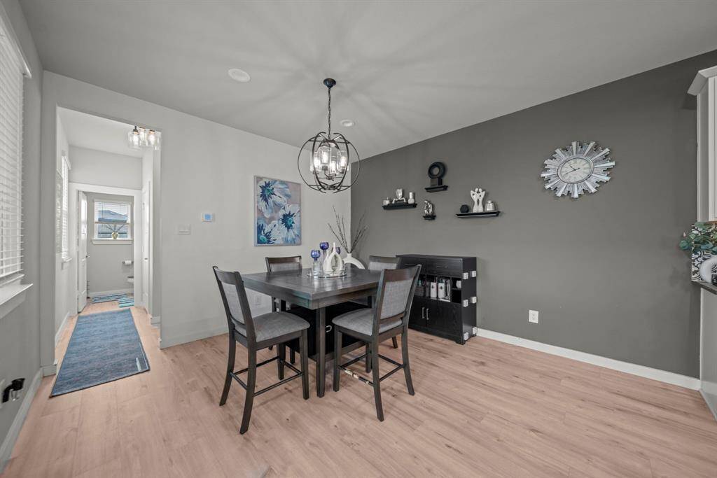 Informal dining area, perfect for small meals together