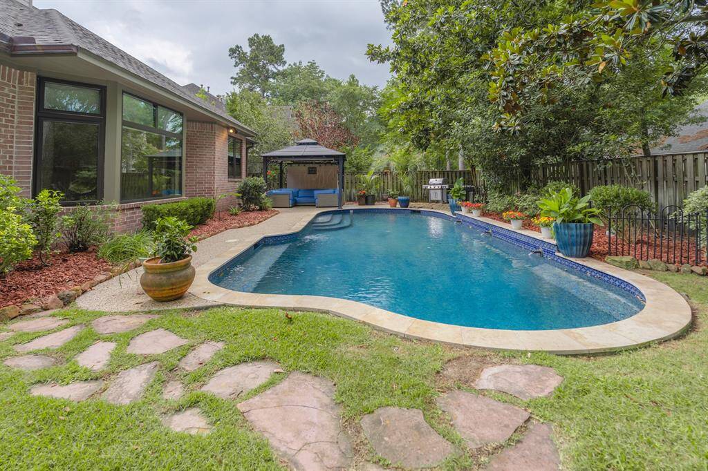 Backyard paradise with complete privacy.