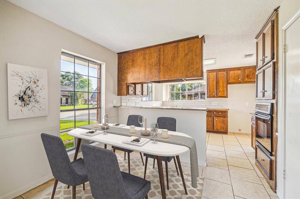 Virtually staged breakfast room