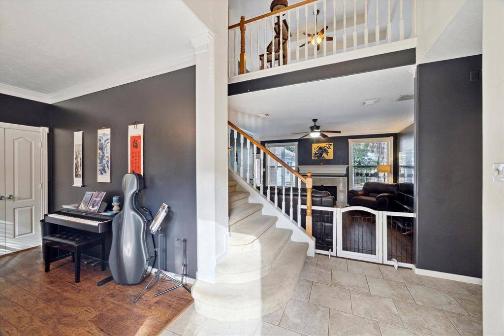 2 STORY FOYER.