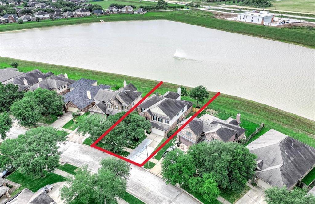 This lakefront property offers a beautiful floor plan and breathtaking views.