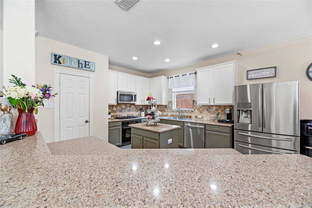Designer feel and the refrigerator stays with the home.