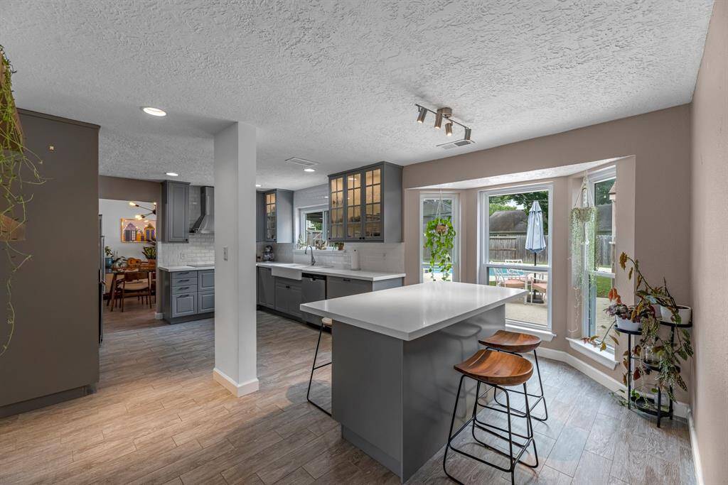 Very open area into the kitchen. Extra eating area at the breakfast bar.