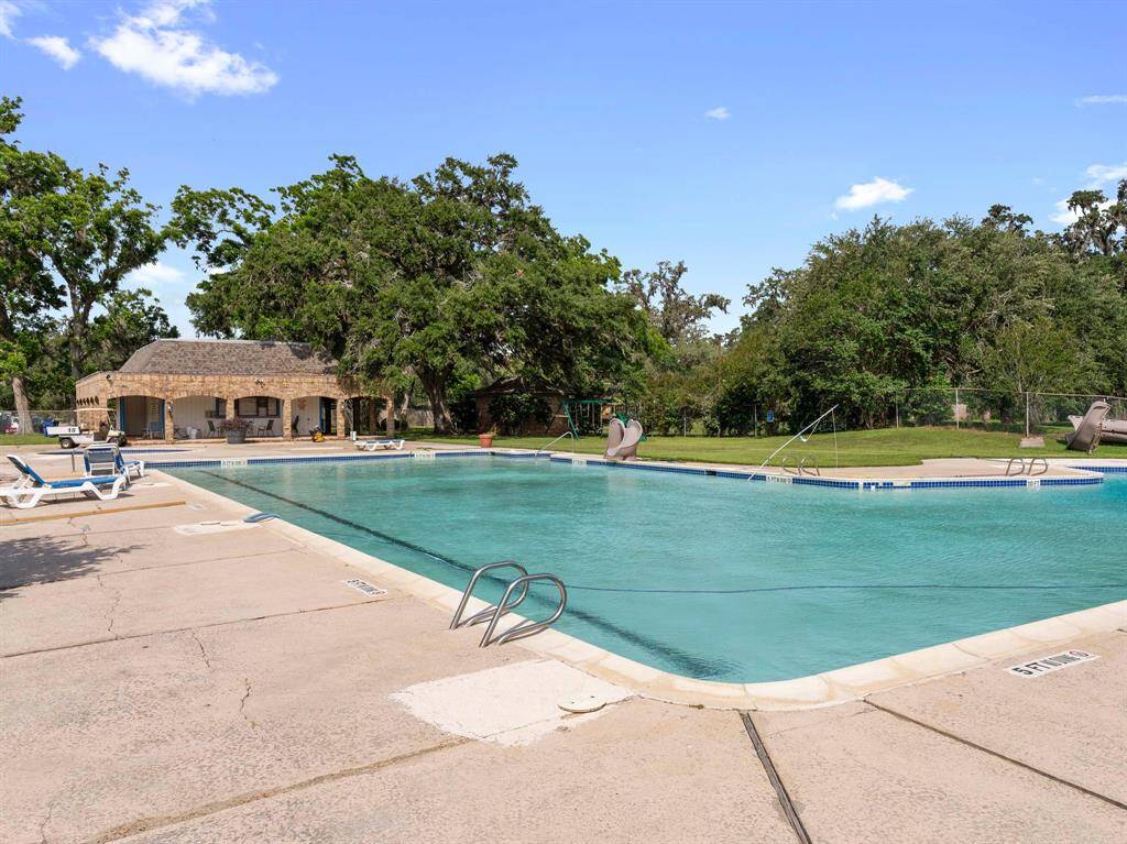 Community pool