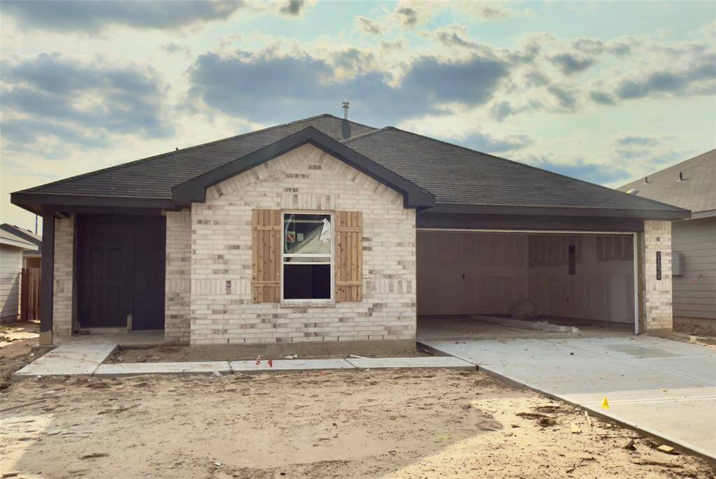 Charming One Story in Grand Pines! July 2025 Move In!