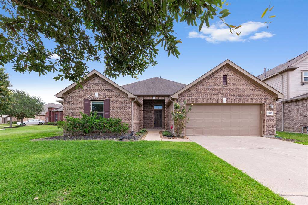 Located in Richmond, on an expansive corner lot in the Briscoe Falls subdivision, you'll find this beauty!