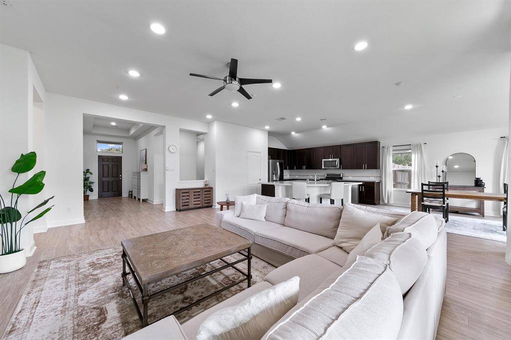 From the living room you have a terrific view of the kitchen and breakfast area. The layout is conducive to entertaining.