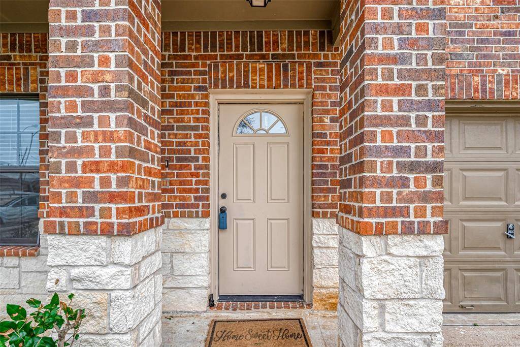 Spacious entrance