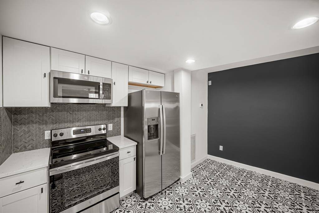 Small bistro area