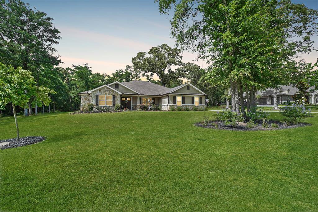 This property sits on a Texas Sized 65,296 sqft Lot.