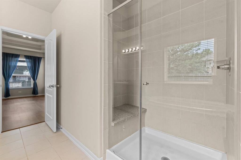 En-suite bathroom