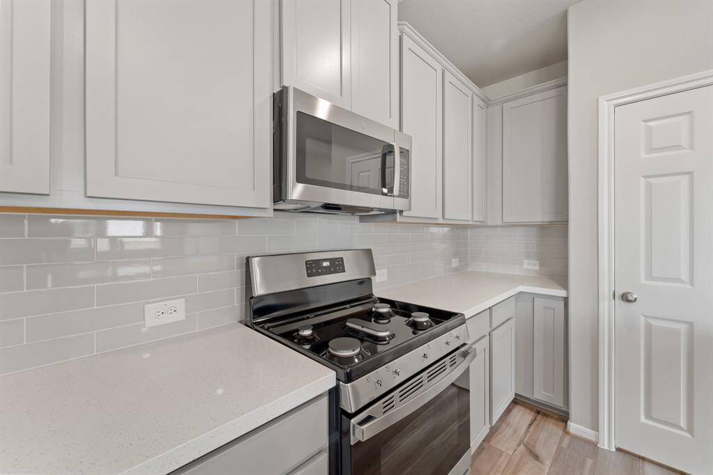 This kitchen is not only a functional space but also has ample storage. Whether you're a seasoned chef or just love to gather and enjoy good food, this kitchen is a dream come true.