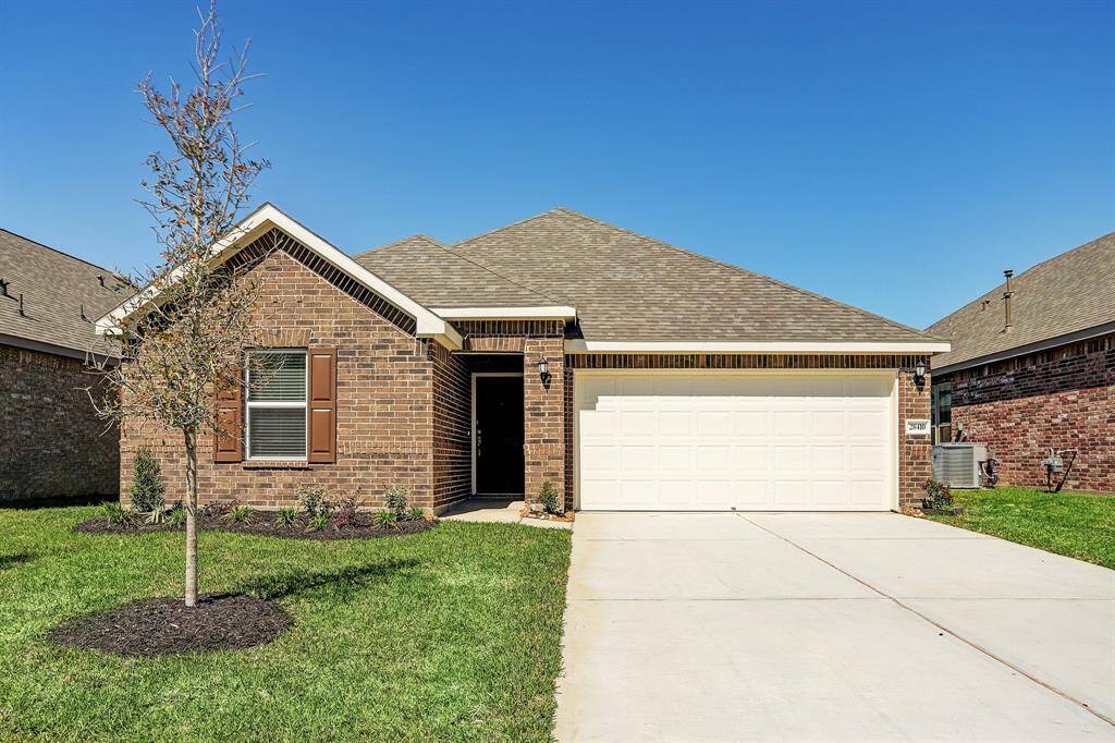Cozy home with 3 bedrooms and 2 bath and large open space perfect for your family! It also comes with 2-car garage.