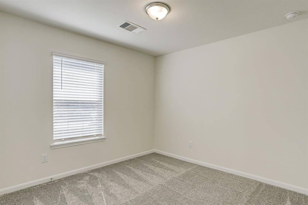 Carpet floors on all 3 bedrooms.
