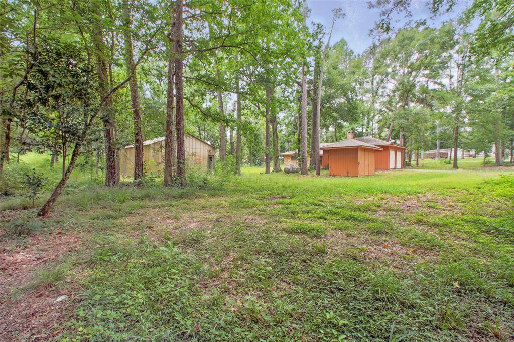 Dream big in this expansive backyard—offering endless possibilities for a pool, garden retreat, or even a guest house for multigenerational living.