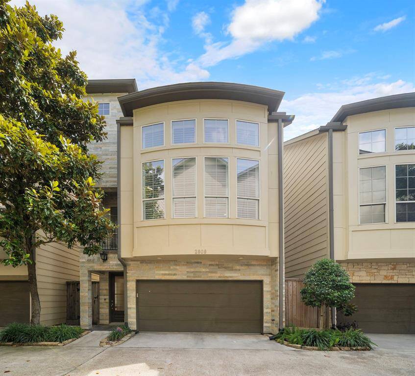 Checks all the boxes! No shared walls, no stucco, and no flooding.